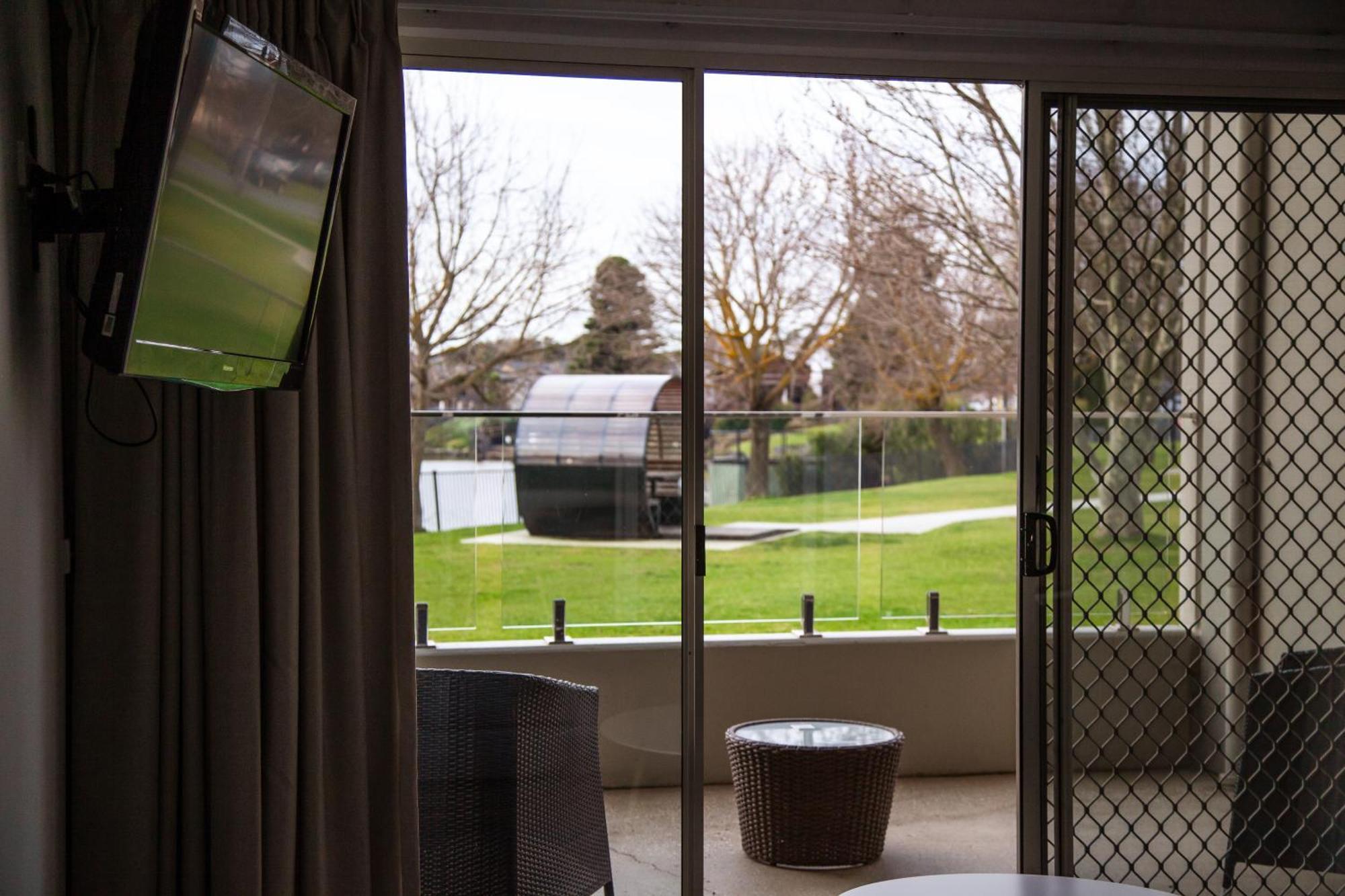 Nagambie Waterfront Motel Exterior photo